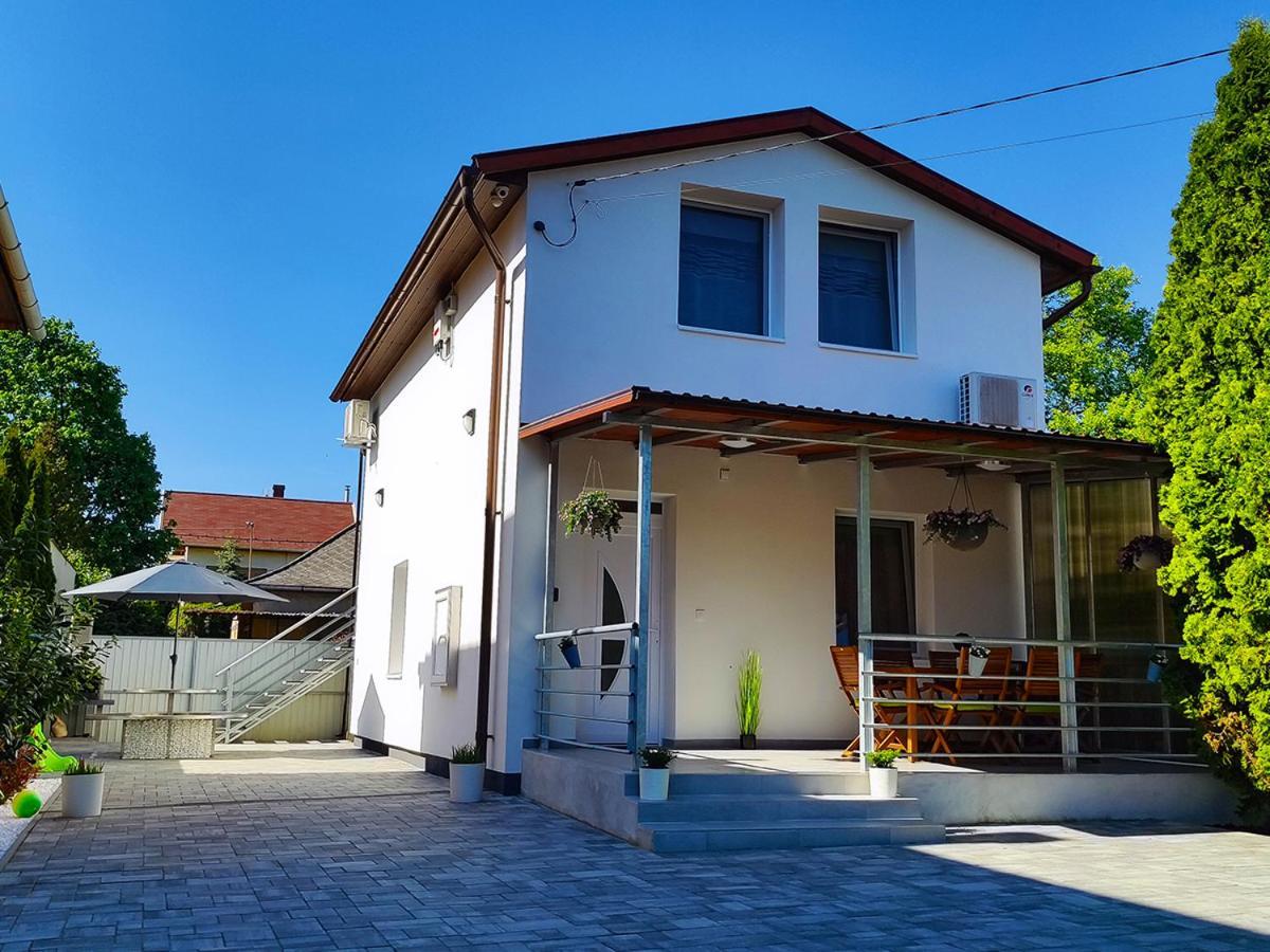 White Stone Apartman Apartment Hajduszoboszlo Exterior photo